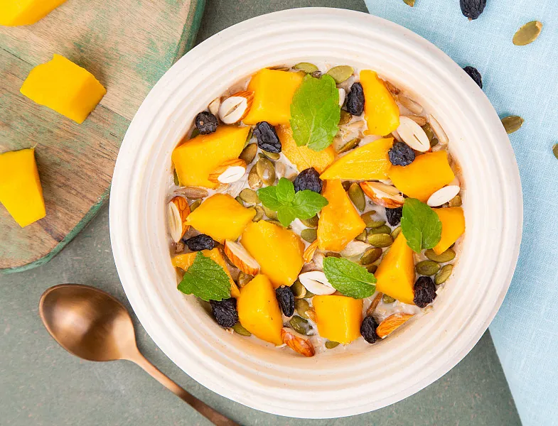 Mango Mint Oatmeal Bowl